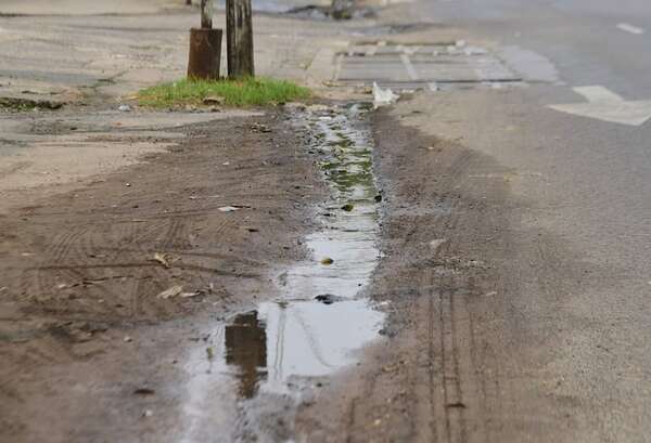 Todavía no fue inaugurada, pero ya tiene baches la av. Fernando de la Mora - Nacionales - ABC Color