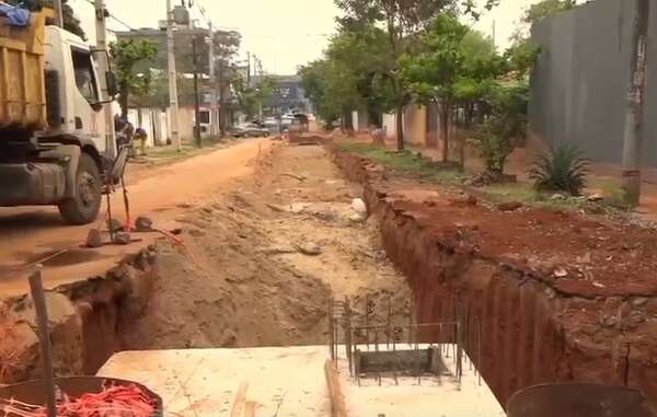 Vecinos denuncian mucho retraso en reparación de calle en barrio San Pablo de Asunción - Nacionales - ABC Color