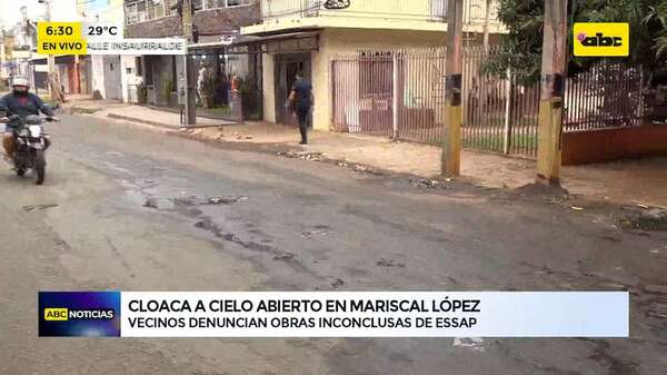 Video: Vecinos denuncian que sufren por fuga cloacal y baches - ABC Noticias - ABC Color