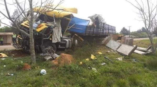 Estallido mortal: chofer muere en choque tras explosión de neumático