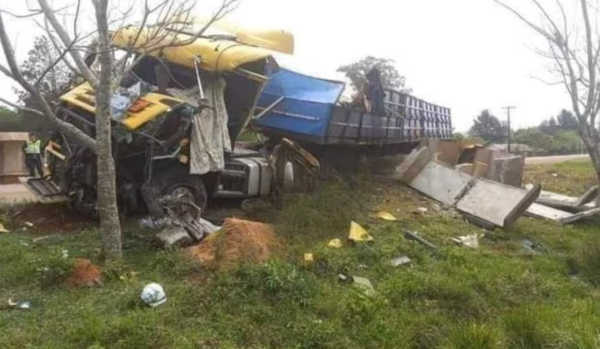 Accidente fatal: Chofer muere tras explosión de neumático