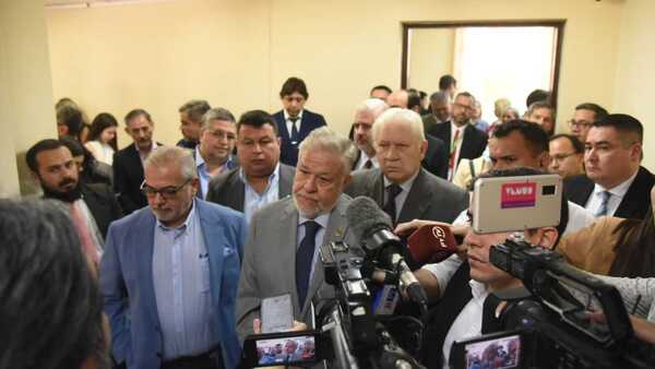 Clínicas del IPS serán reguladas por la Superintendencia de Salud en un hecho "sin precedentes"