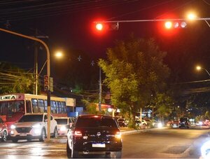 Asunción instala 140 semáforos nuevos · Radio Monumental 1080 AM