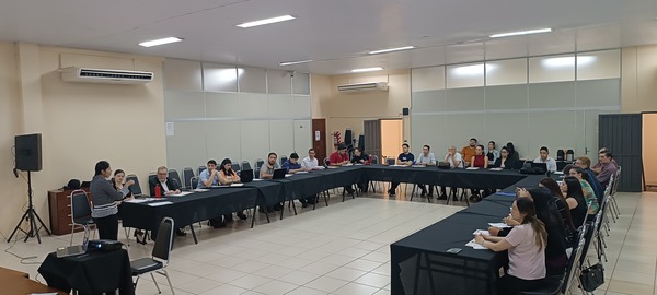 Taller en Encarnación aborda las amenazas ambientales del arroyo Potîy