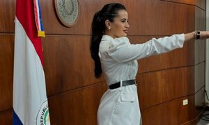 [GALERÍA] ¡Mañami! Modelo juró como flamante abogada