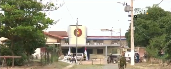 Familiares de reos festejan el día de la virgen de las Merced en Tacumbú - SNT
