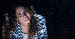 Diario HOY | Cantautora Nat Mendoza llevará música y cultura paraguaya a escenarios internacionales