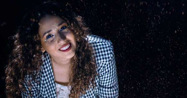 Diario HOY | Cantautora Nat Mendoza llevará música y cultura paraguaya a escenarios internacionales