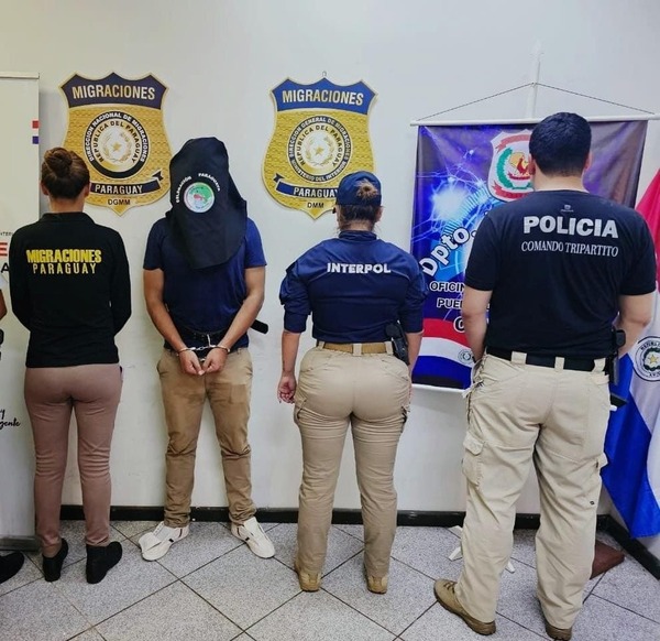 Expulsan a dos brasileños que intentaron sobornar a la Policía Nacional - ADN Digital