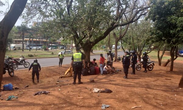 Inspeccionan personas en el microcentro de CDE
