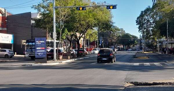 Diario HOY | Instalan 140 semáforos nuevos en Asunción, pero funcionarán en las próximas semanas