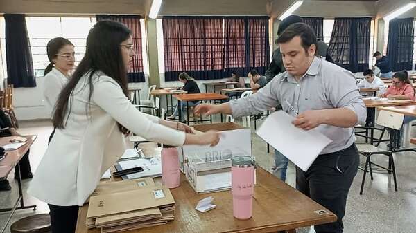 Conozca la lista de ganadores del concurso de la Cámara de Diputados - Nacionales - ABC Color