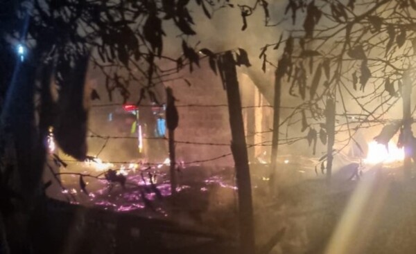 Incendio destruyó por completo una vivienda en Minga Guazú