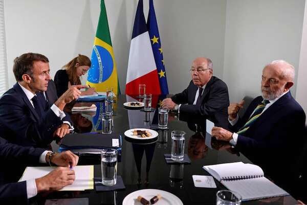 Lula y Macron hablan de la “situación en Venezuela” y la “cooperación con Haití” - Mundo - ABC Color