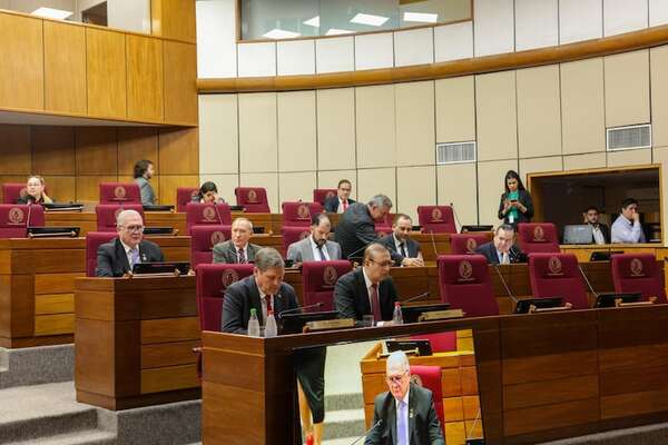 El Senado aplaza por una semana el dineral que pide la Fiscalía - Política - ABC Color