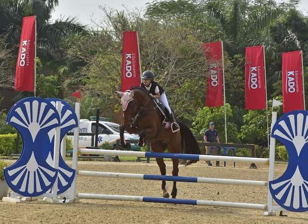 Hipismo: Competencia Interescuelas en el RC4 Acá Carayá - Polideportivo - ABC Color