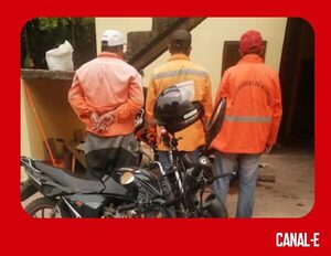 CON UNIFORMES DE LA MUNICIPALIDAD DE ASUNCIÓN ROBABAN TRAGAMONEDAS
