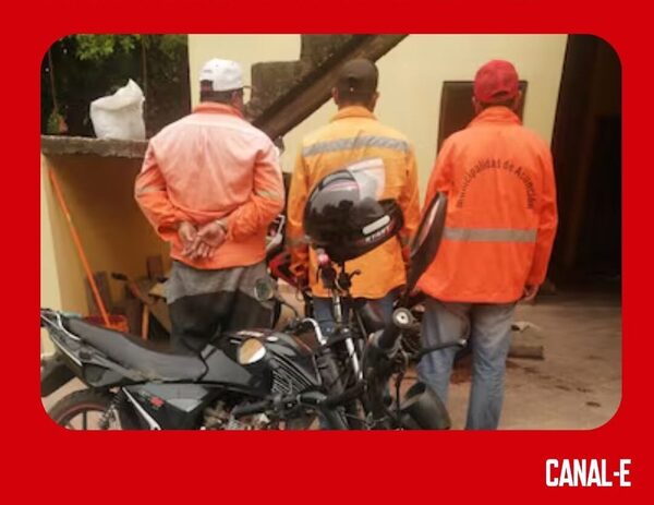 CON UNIFORMES DE LA MUNICIPALIDAD DE ASUNCIÓN ROBABAN TRAGAMONEDAS