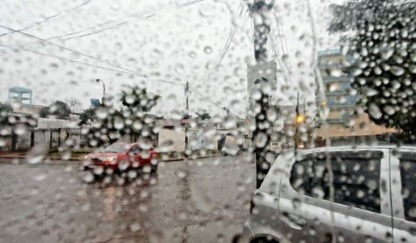Pronostican miércoles caluroso con lluvias dispersas