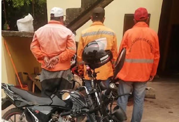 Detenidos tres presuntos funcionarios municipales por robo