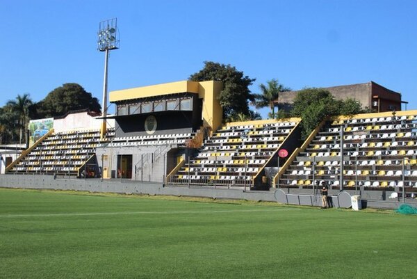 Versus / ¿Dónde jugará Recoleta en Primera?