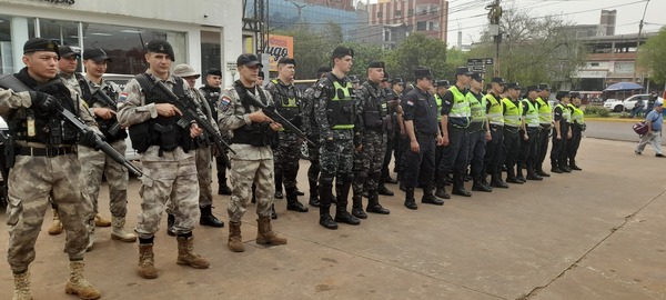 Policía Nacional refuerza seguridad en el circuito comercial de Encarnación