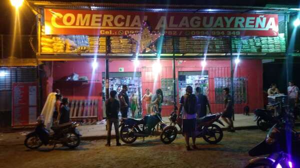 Motochorros asaltan local comercial y roban recaudación - ABC en el Este - ABC Color