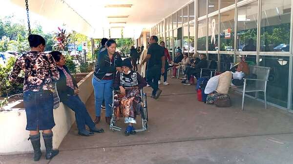 Incan está con stock crítico de 19 medicinas, que durarán unos tres meses - Nacionales - ABC Color