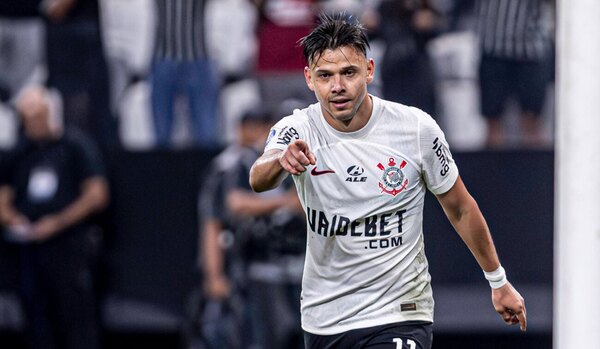 Versus / ¡Simplemente Cristiano Romero! El futbolista paraguayo causa sensación en Brasil