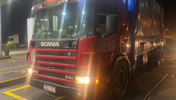 Incautan más de 20 toneladas de cebolla de contrabando