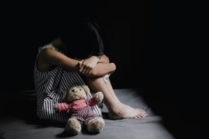 Imputan a hombre que abusaba de una niña a cambio de alimentos - Unicanal
