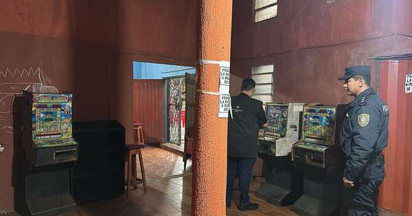 Diario HOY | Funcionarios expertos en robar plata de tragamonedas y a automovilistas incautos