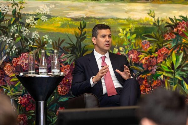 Santiago Peña presenta a Paraguay como un destino clave para inversiones ante Latin Securities - El Trueno