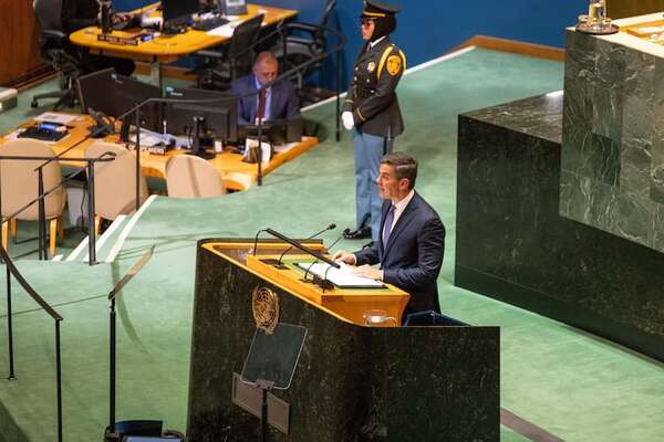 Santiago Peña se pronuncia contra proceso electoral de Venezuela - Política - ABC Color
