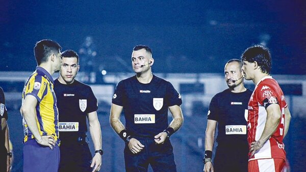 "No vale ni la pena analizar el informe arbitral, no reconocen errores, no tienen humildad..." · Radio Monumental 1080 AM