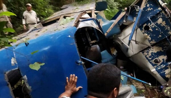 Versus / Cinco muertos en accidente vial de equipo de fútbol infantil en Venezuela