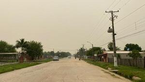 Persisten focos de incendios en Chovoreca y humo cubre cielo chaqueño