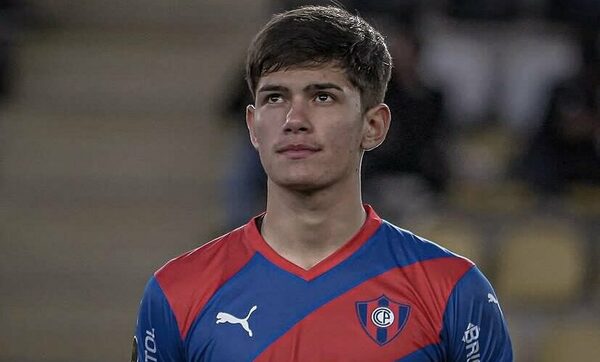 Versus / Cerro: Luego de superar una grave lesión, volvería a ser titular ante 2 de Mayo