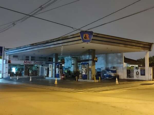 Asalto a estación de servicio en San Lorenzo: motochorros se llevaron más de G. 800.000 - Policiales - ABC Color
