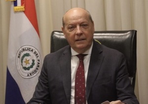 “Excepción de inconstitucionalidad solo puede ser opuesta contra ley o instrumento normativo”