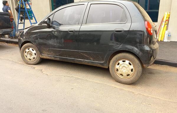 Manejaba borracho, entró a la ciclovía a pasearse y fue sorprendido por la Policía - San Lorenzo Hoy