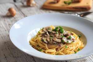 Jueves de pasta: hacé spaguetti con salsa italiana de hongos - Gastronomía - ABC Color