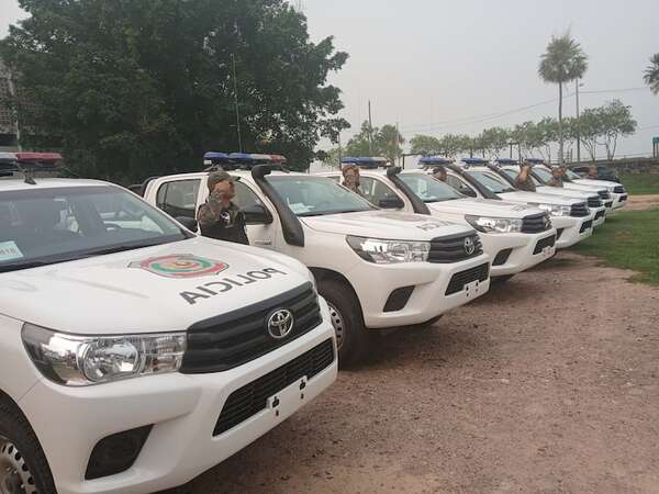 Entregan patrulleras a comisarías policiales del Alto Paraguay - Noticias del Chaco - ABC Color