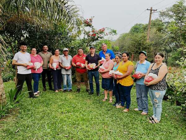 Cambyretá entrega semillas a 242 familias para impulsar la producción local