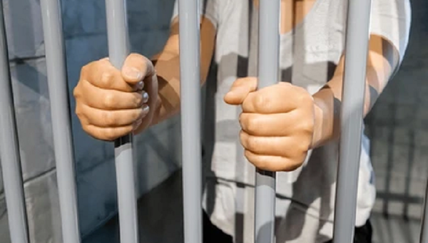 Condenan a una madre que obligaba a su hija a tener sexo con el padrastro - Noticiero Paraguay
