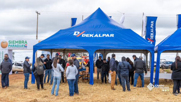 Dekalpar destaca soporte técnico y portafolio premium para la temporada de siembra de soja