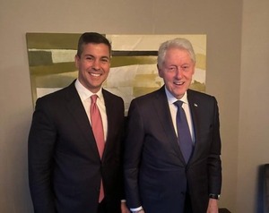 Peña destaca intercambio de experiencias con expresidente norteamericano - ADN Digital
