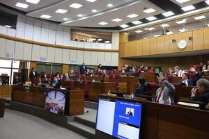 Avanza la pensión universal para adultos mayores tras aceptación del veto parcial en el Senado - MarketData