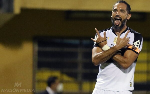 Versus / El deseo de un expresidente: Que Roque Santa Cruz se retire en Olimpia