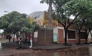 Motochorros roban dinero y celular en asalto